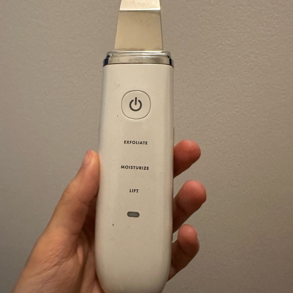 Essia - Ultrasonic Exfoliating Skin Spatula